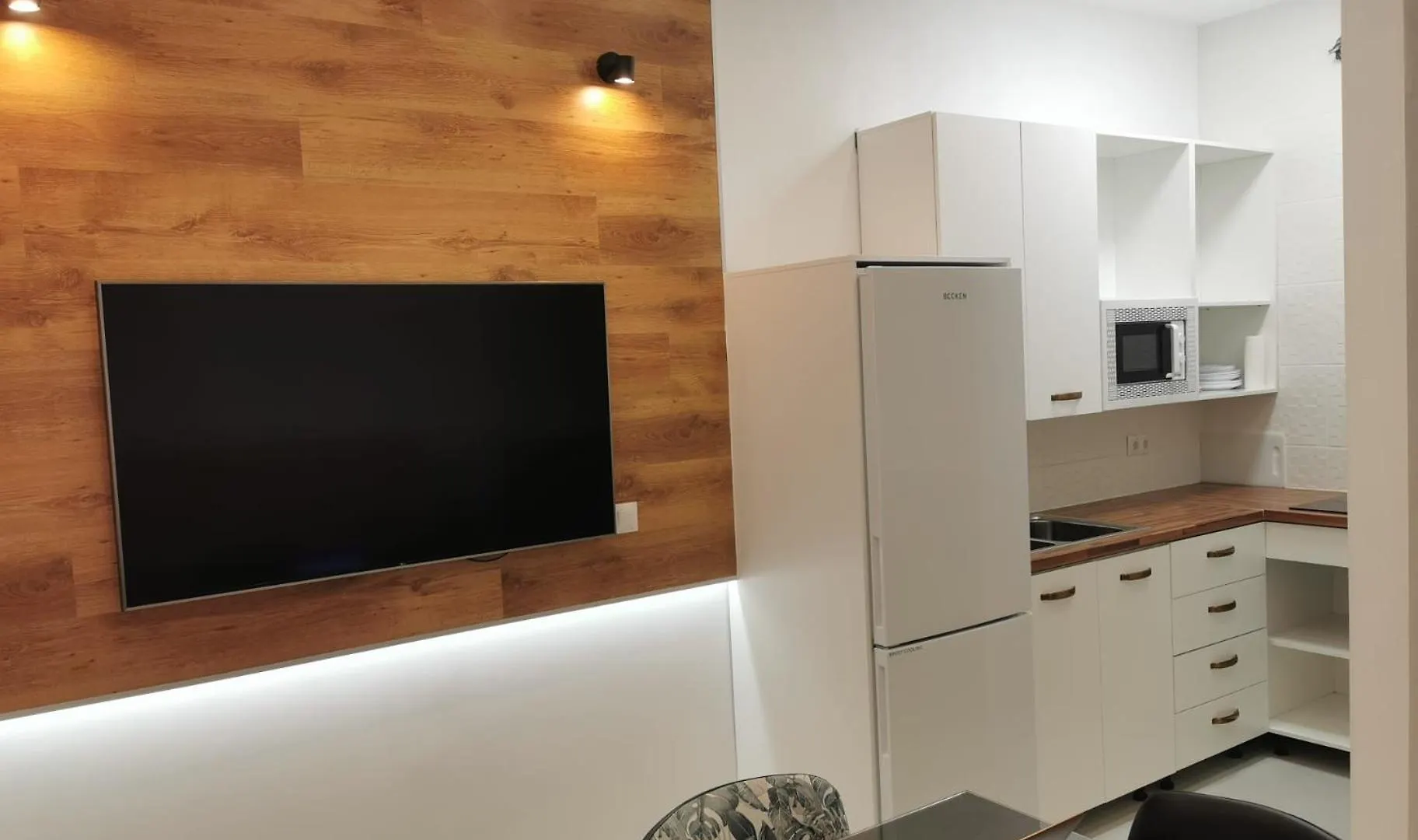 Urbanizacion La Roca, Estudio Torremolinos